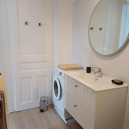 Beau T1 Aix Les Bains Dans Un Ancien Grand De La Belle Epoque Appartamento *
